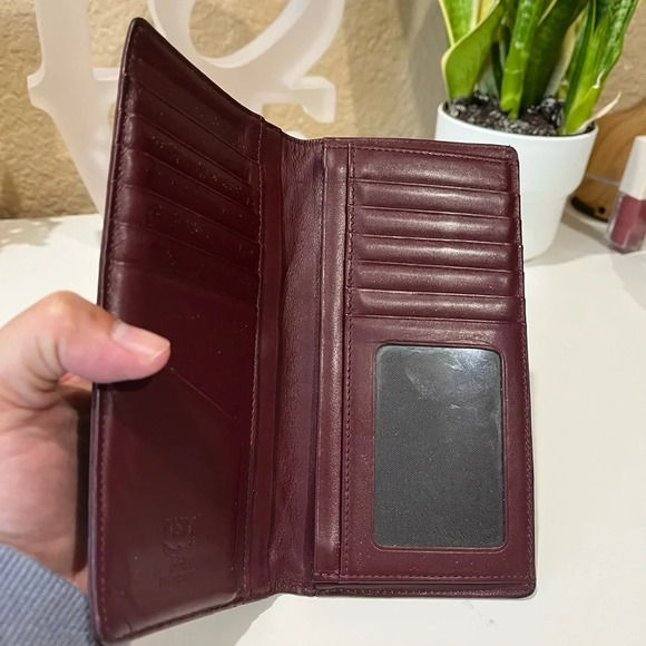 MCM Long Bifold Wallet - Picture 8 of 16
